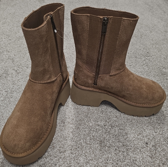 UGG Women's Classic Twin Seam New Heights Boots - Picture 8 of 8